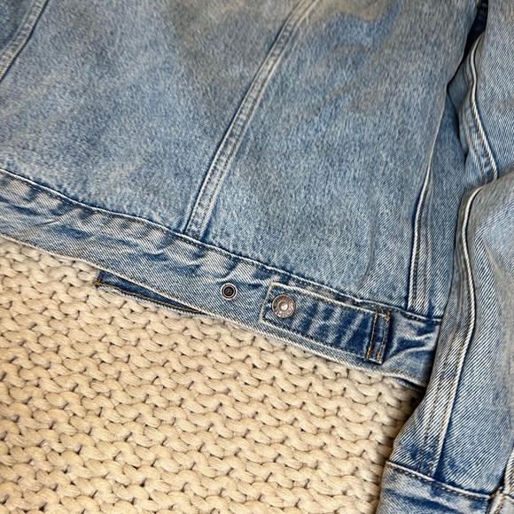 LEVI’S Original Sherpa Trucker Jacket - Picture 8 of 10